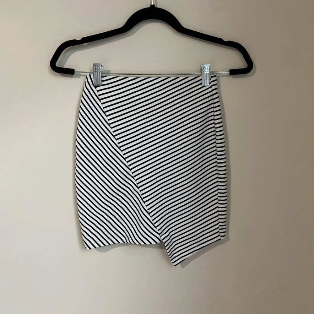Pull&Bear Black and White Striped Pencil Skirt